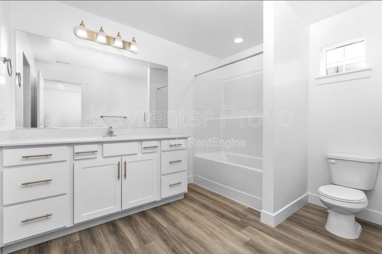 909 N 1300 E - Photo 5 of 14