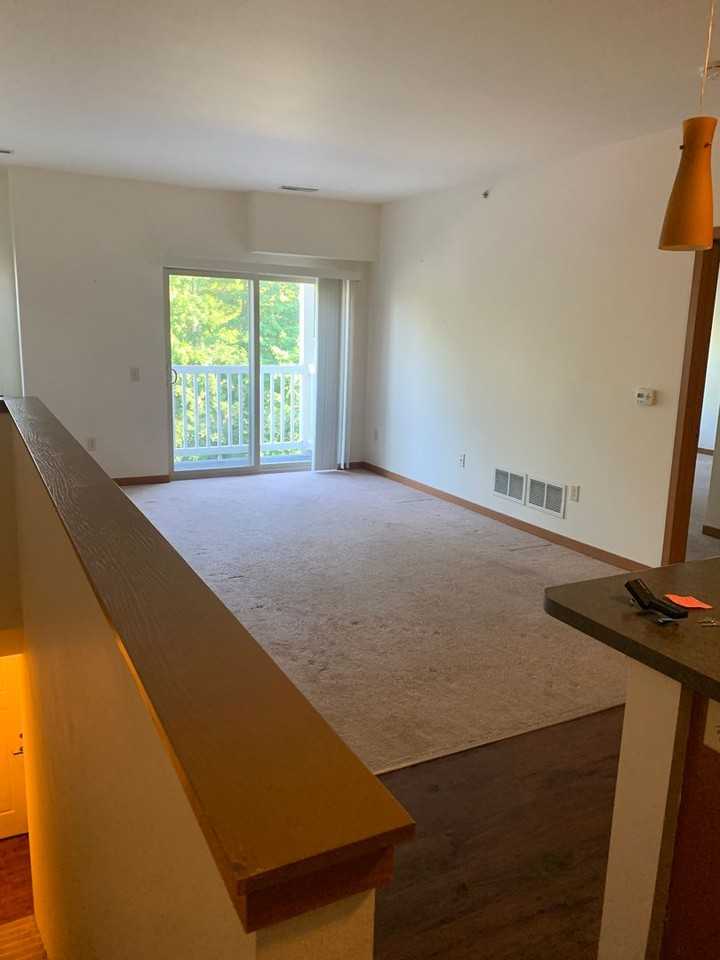 1807 S 92nd St - Photo 2 of 17