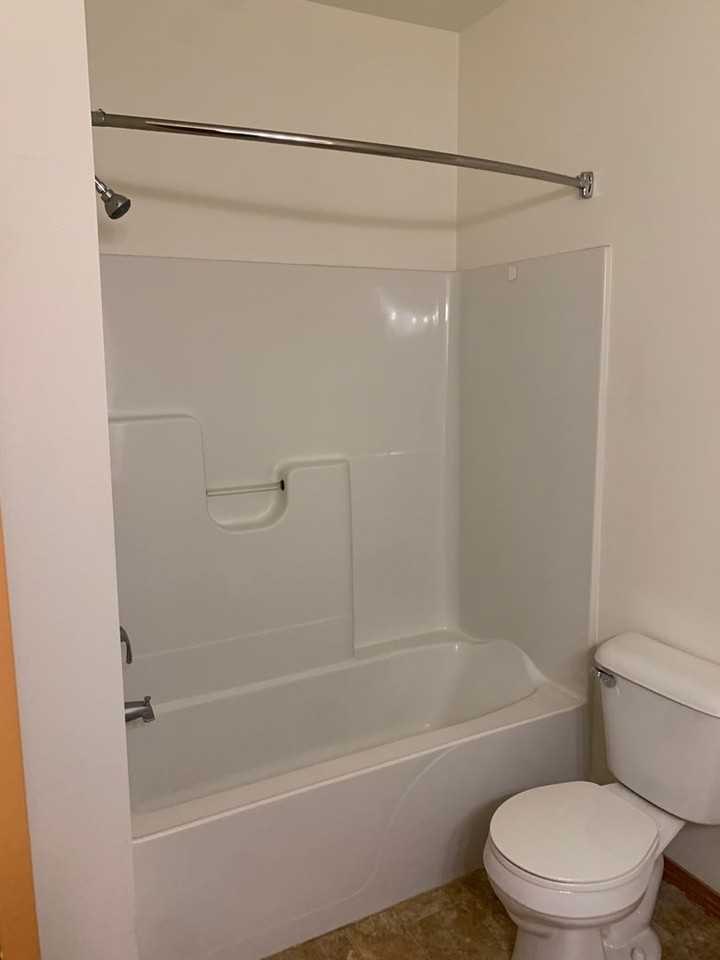 1807 S 92nd St - Photo 7 of 17