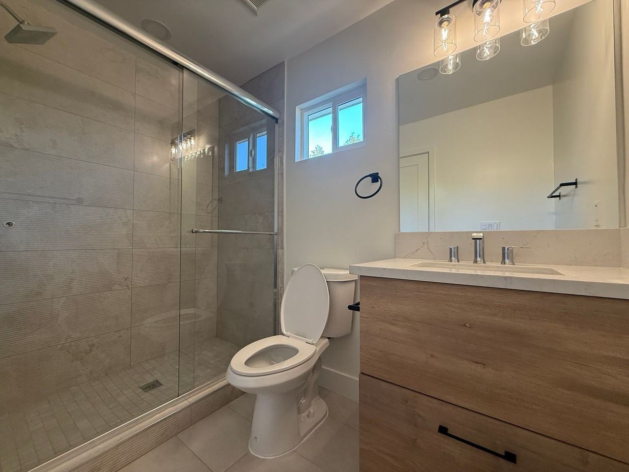 5077 Rockford Dr - Photo 3 of 14