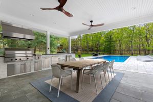 featured image of 541 Wainscott Nw Rd