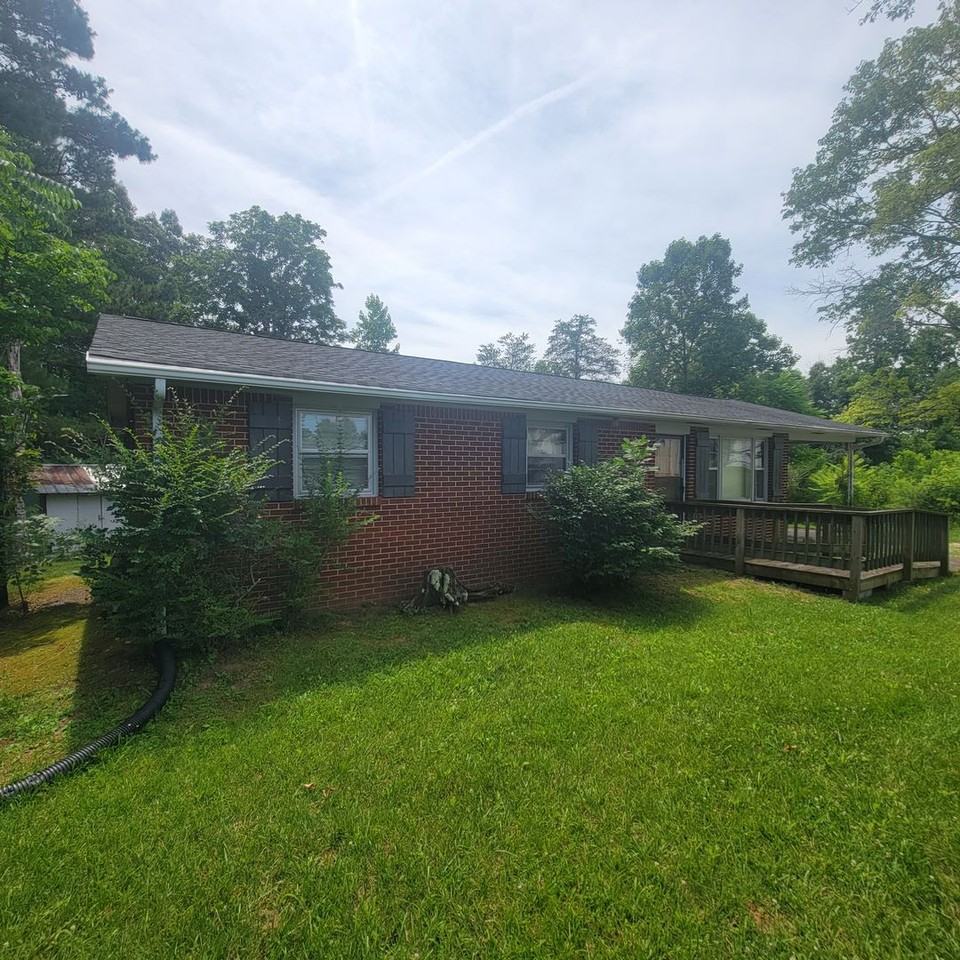 1508 Holladay Rd - Photo 2 of 16