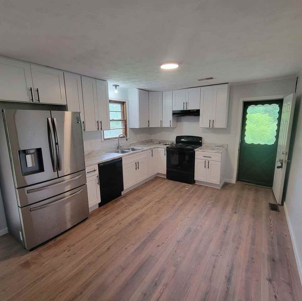 1508 Holladay Rd - Photo 3 of 16