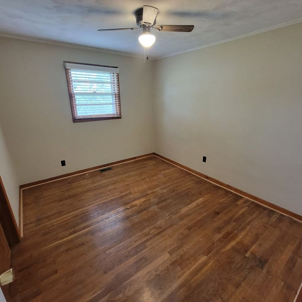 1508 Holladay Rd - Photo 7 of 16