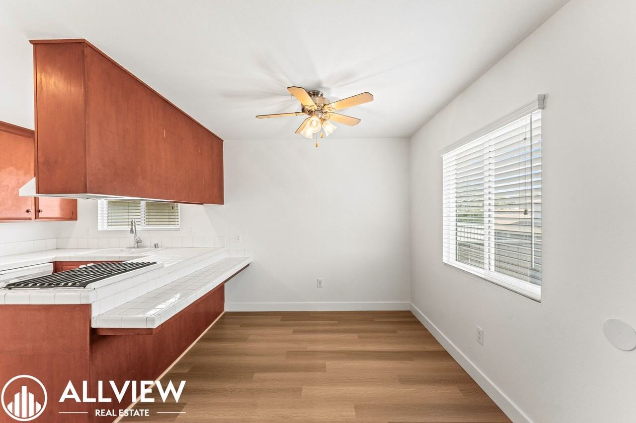 16682 Bartlett Ln - Photo 5 of 16