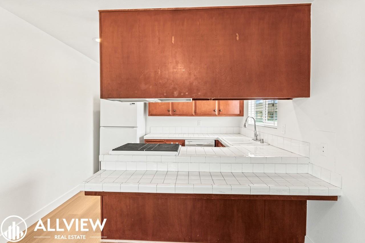 16682 Bartlett Ln - Photo 6 of 16