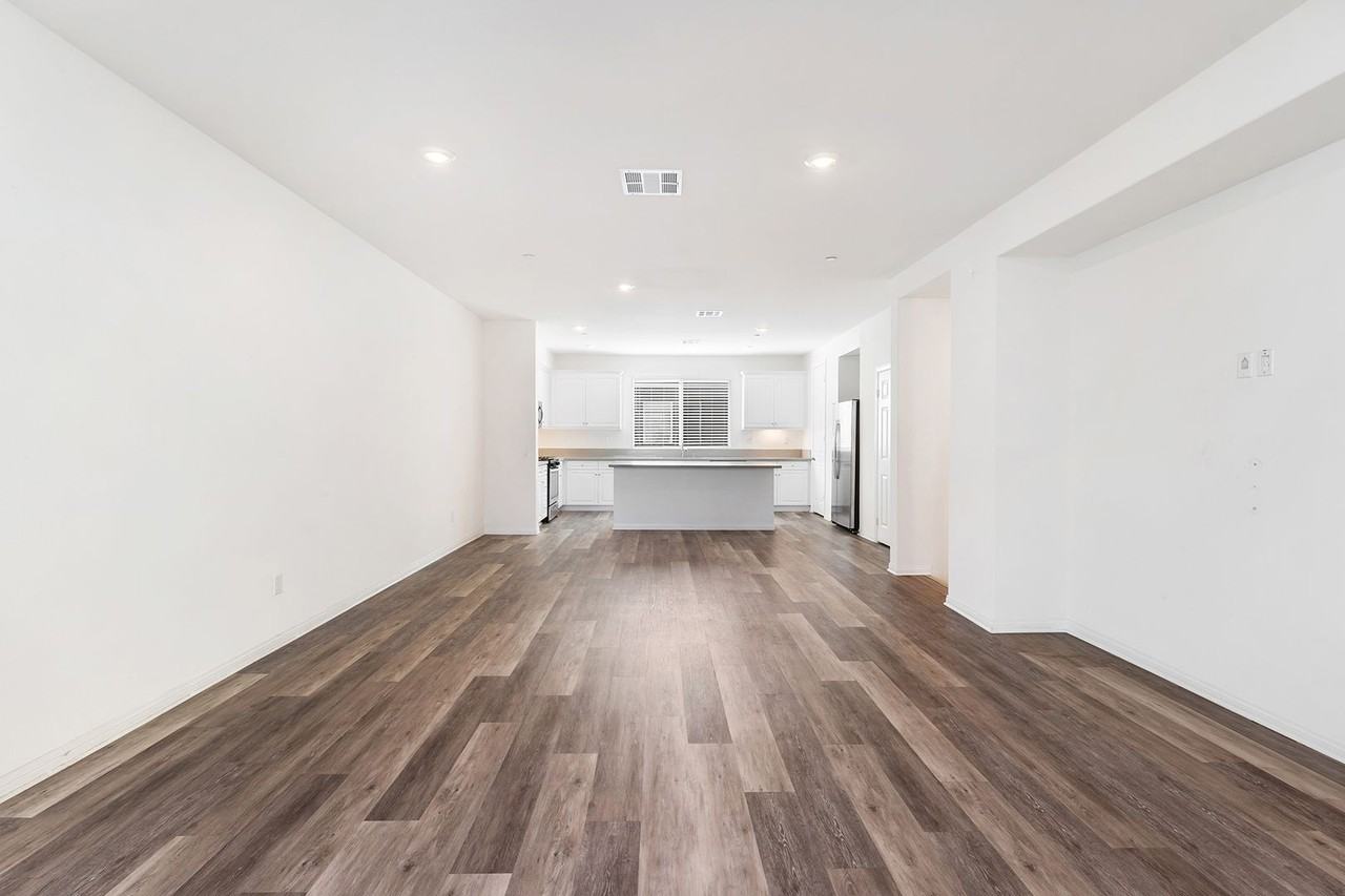 14055 Ruby Ln - Photo 5 of 37