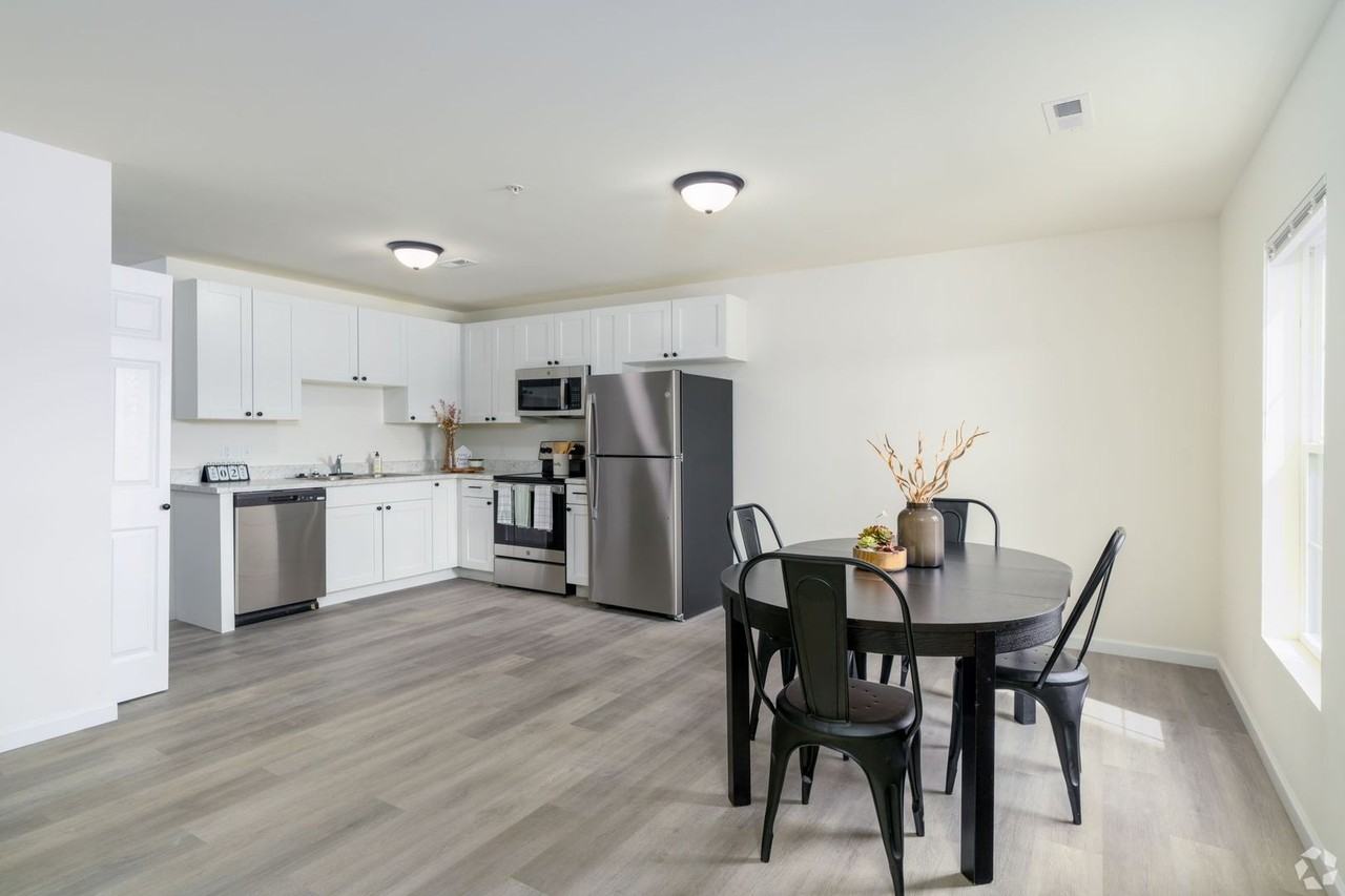 Quail Run Apartments and Townhomes - Photo 4 of 22