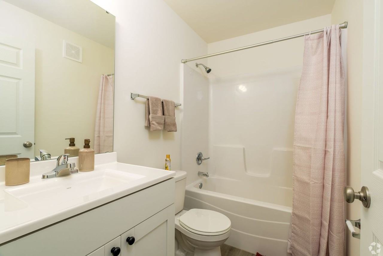Quail Run Apartments and Townhomes - Photo 5 of 22