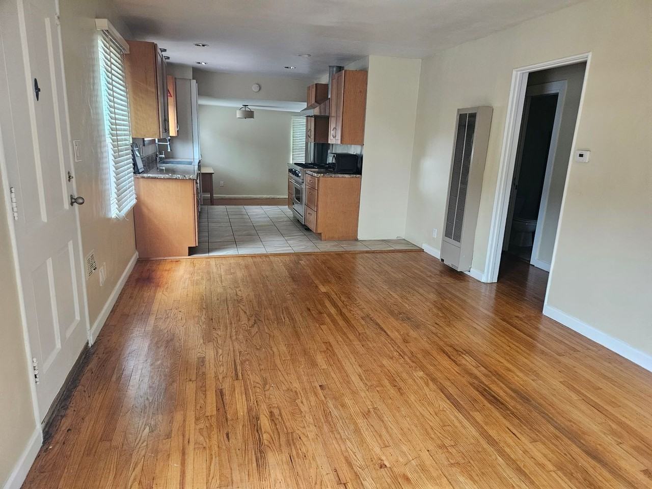 1768 Oliver Ave - Photo 6 of 37