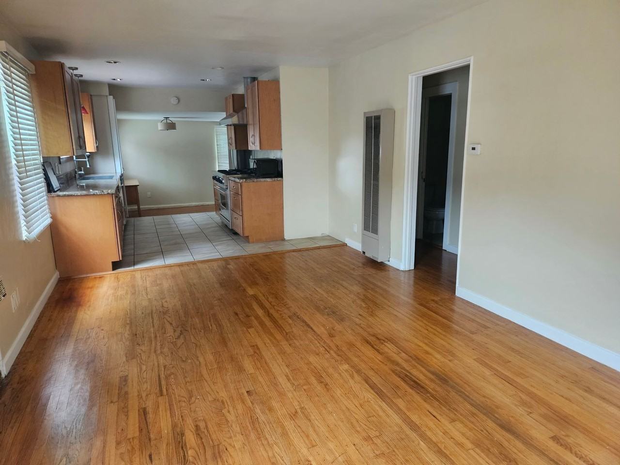 1768 Oliver Ave - Photo 7 of 37