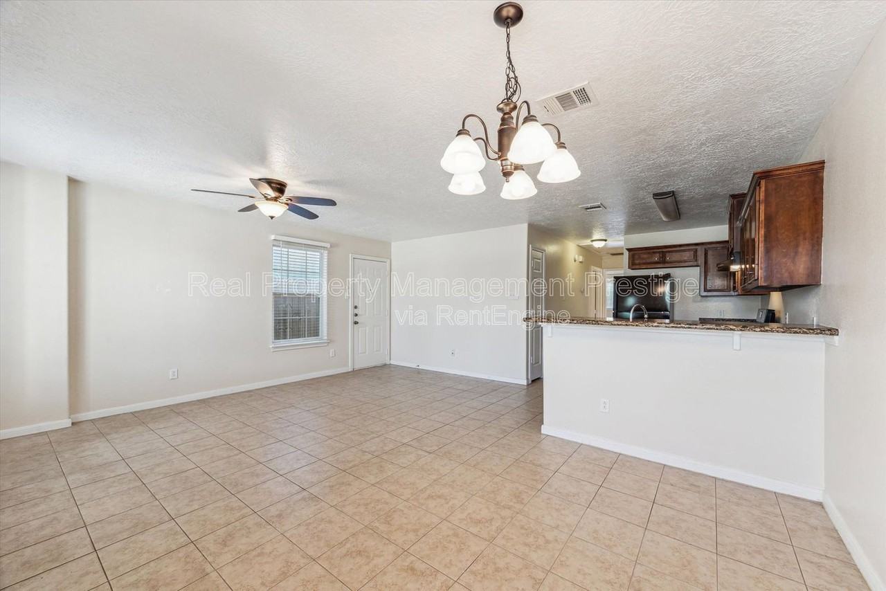 8424 Cannon St #A - Photo 4 of 10