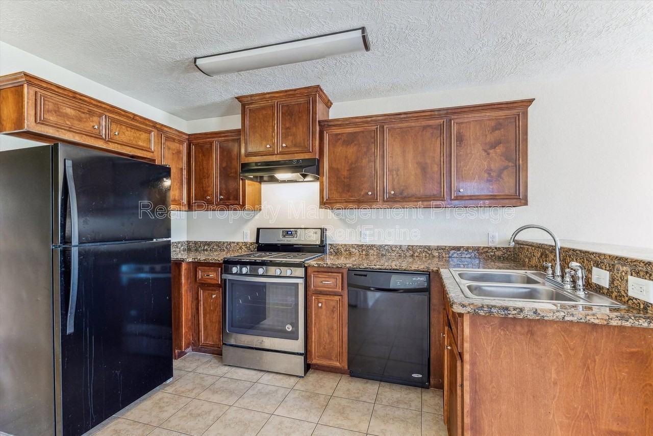 8424 Cannon St #A - Photo 5 of 10