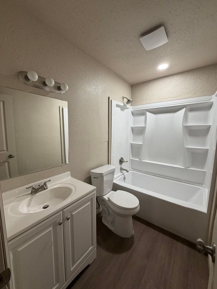 712 Coyne St - Photo 4 of 8