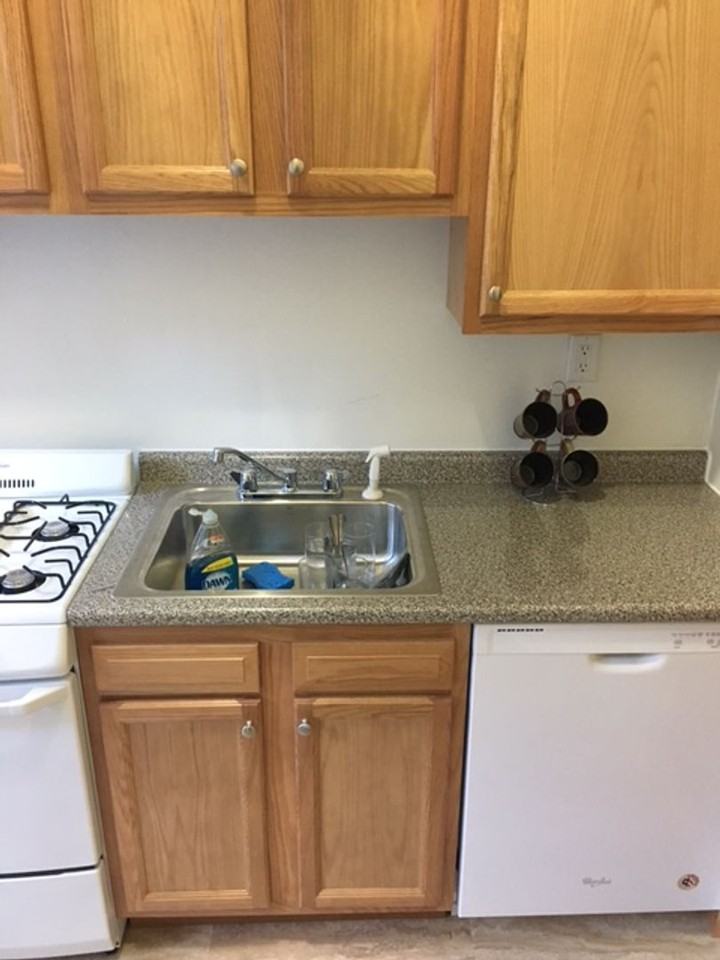 1687B Commonwealth Ave - Photo 3 of 4