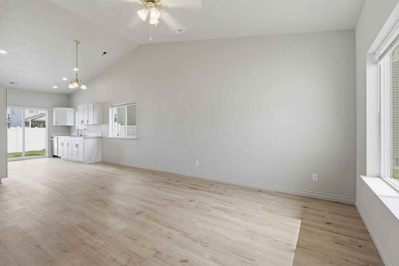 1426 N Brookhaven Ln - Photo 4 of 25