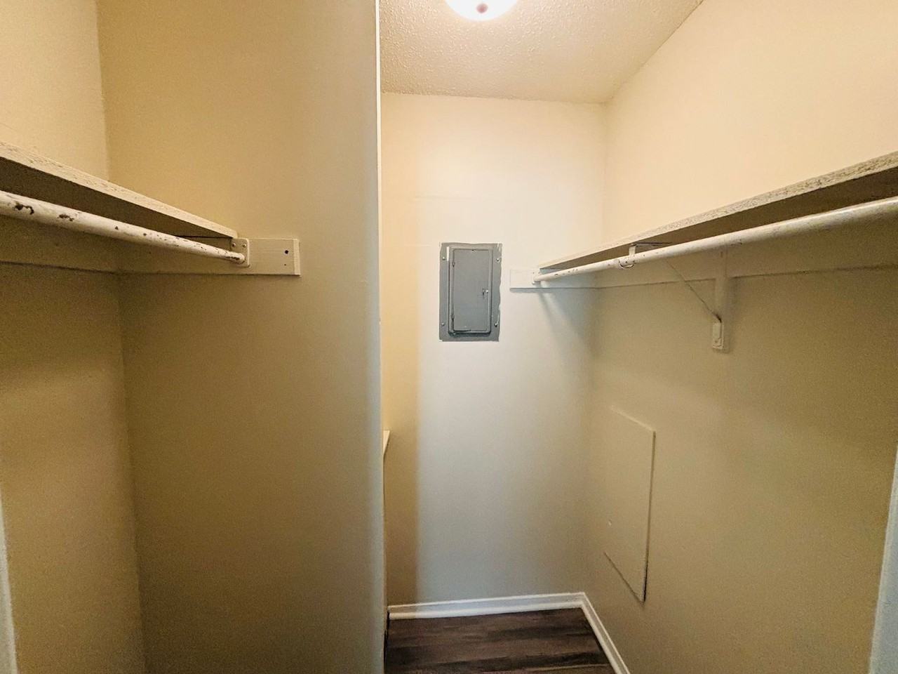 Stoneybrook Apartments - Photo 7 of 19
