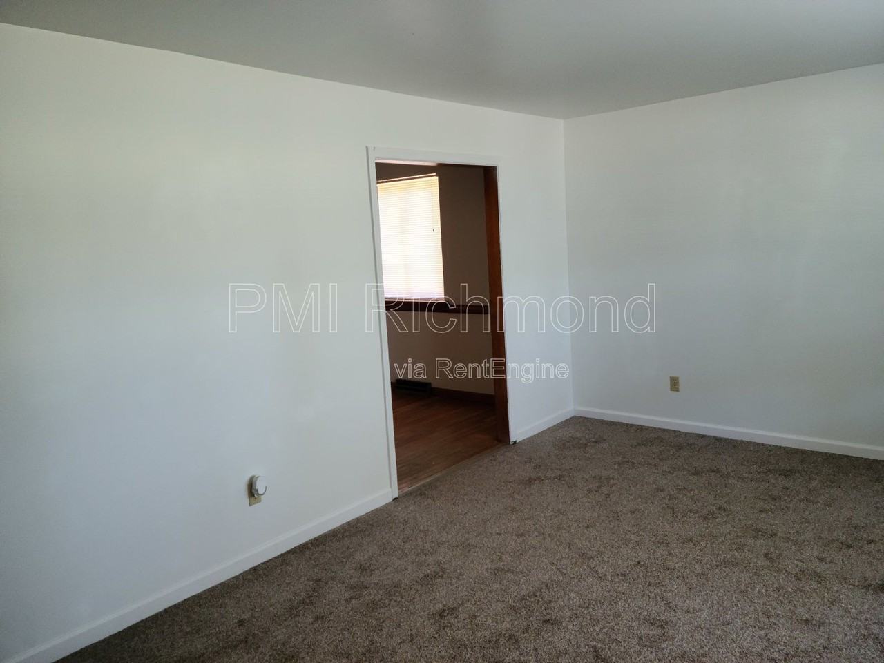8010 Sycamore Ln - Photo 4 of 21
