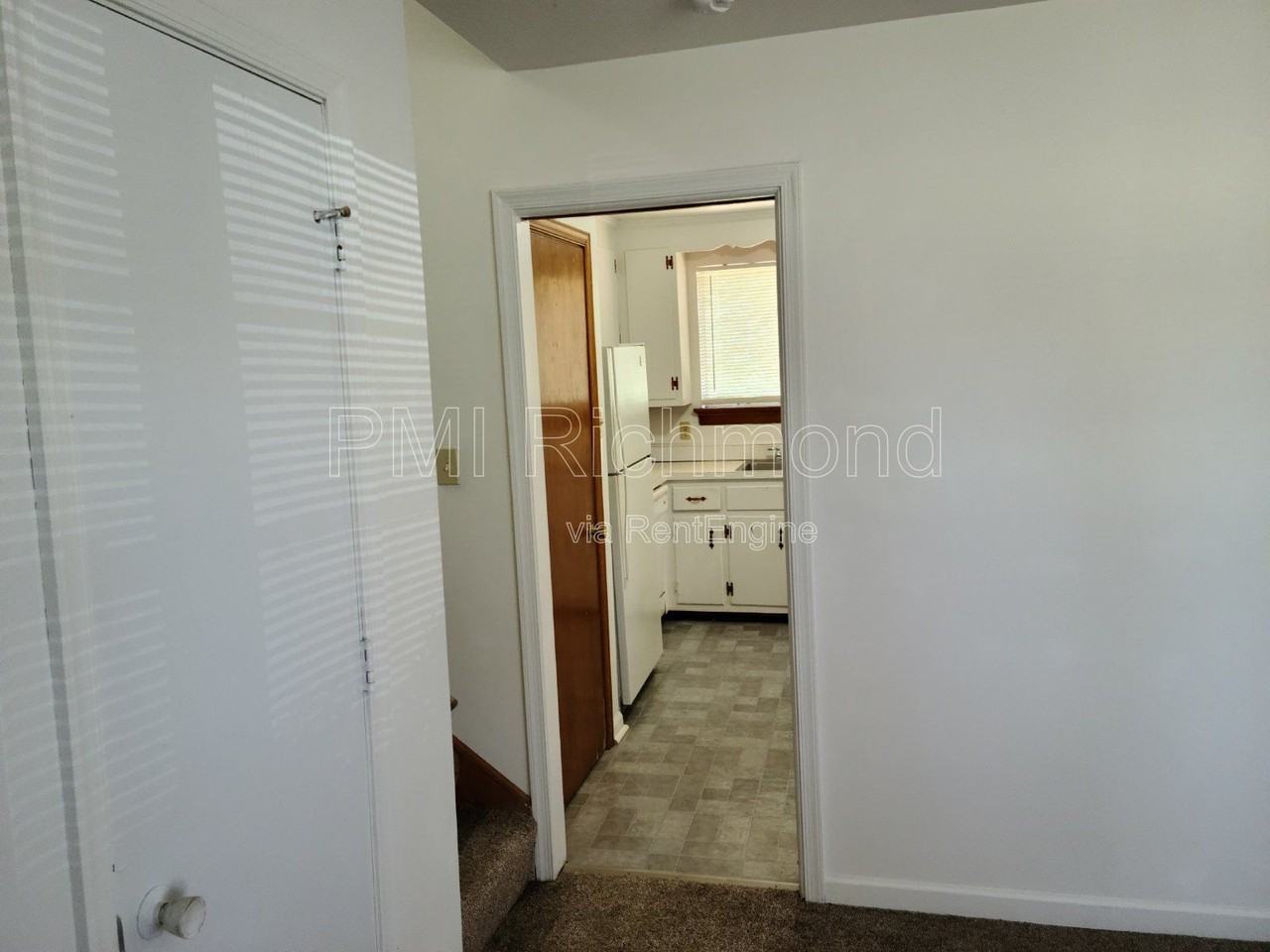 8010 Sycamore Ln - Photo 5 of 21