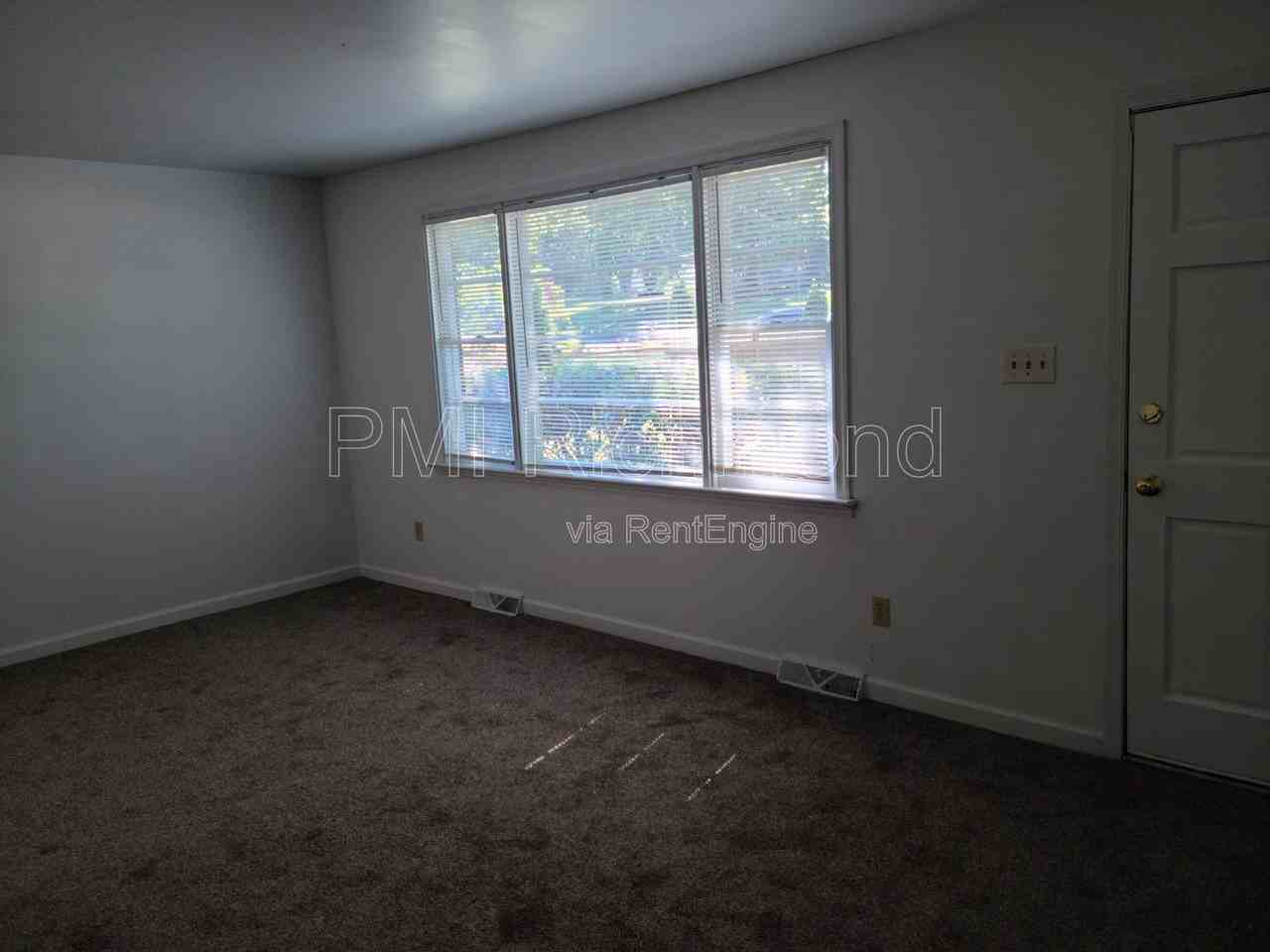 8010 Sycamore Ln - Photo 6 of 21