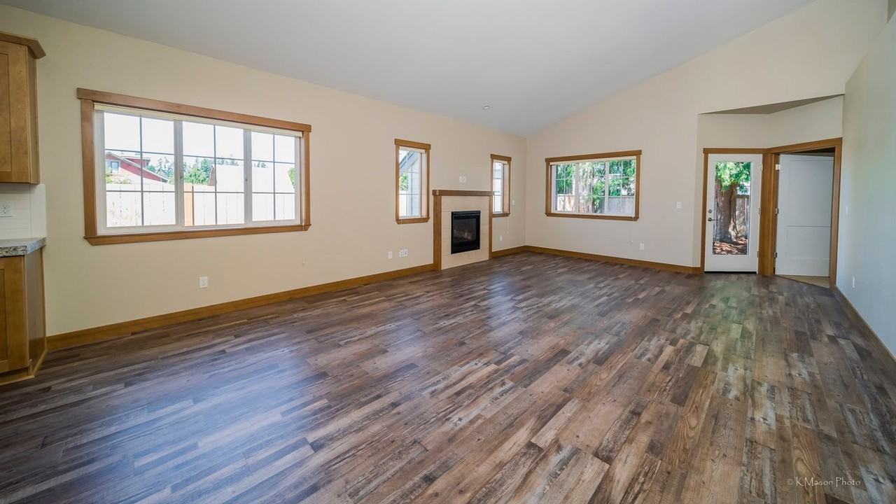 6609 47th Ave Ne - Photo 4 of 10