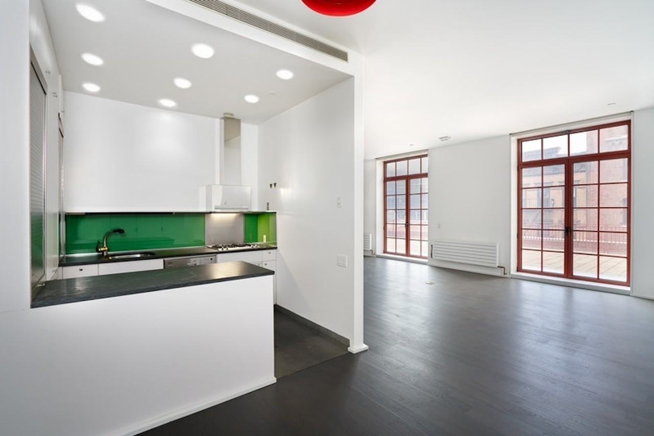 132 Perry St #4A - Photo 4 of 8