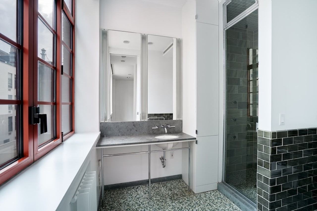 132 Perry St #4A - Photo 5 of 8
