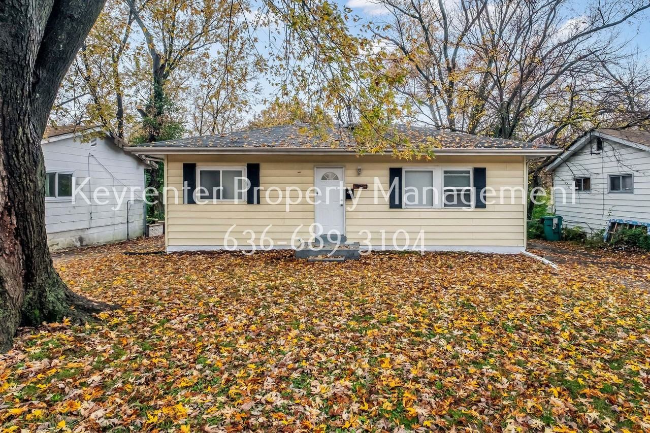 10521 Duke Dr - Photo 2 of 34