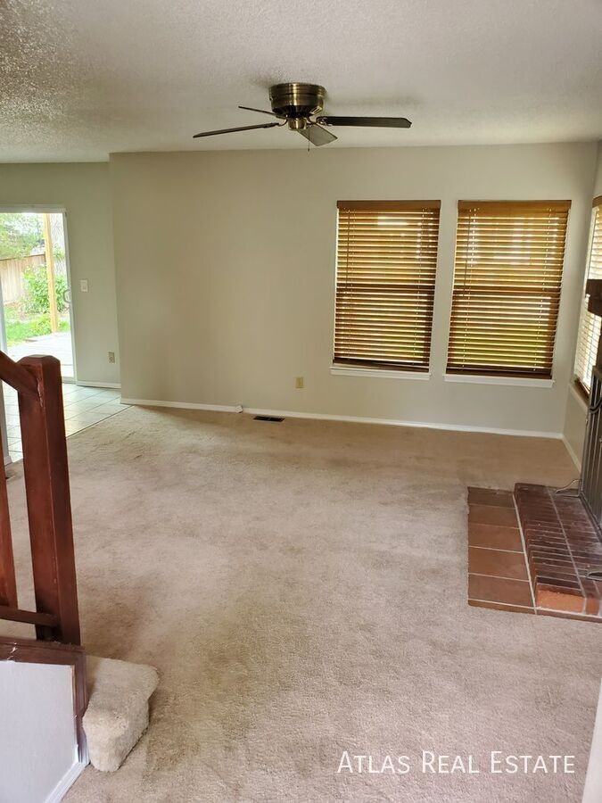 11513 Wray Ct - Photo 2 of 13