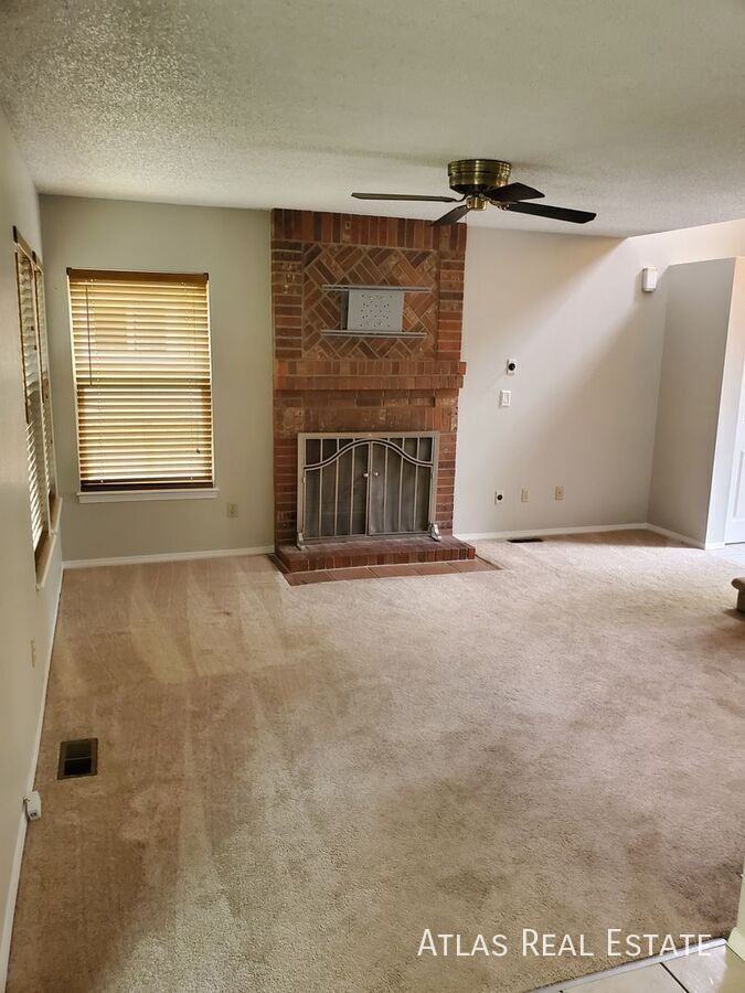 11513 Wray Ct - Photo 3 of 13