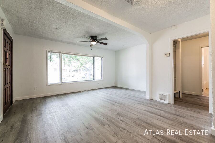 628 S Stuart St - Photo 4 of 20