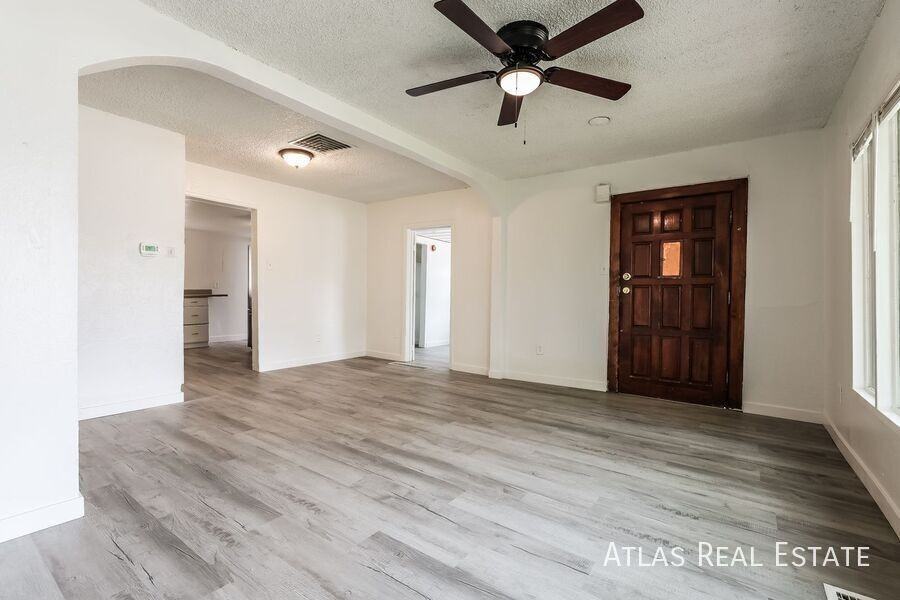 628 S Stuart St - Photo 5 of 20