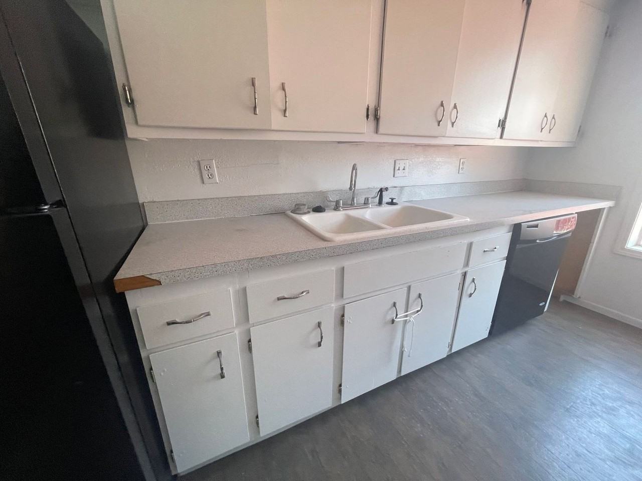 665 Brougher Ave - Photo 4 of 8