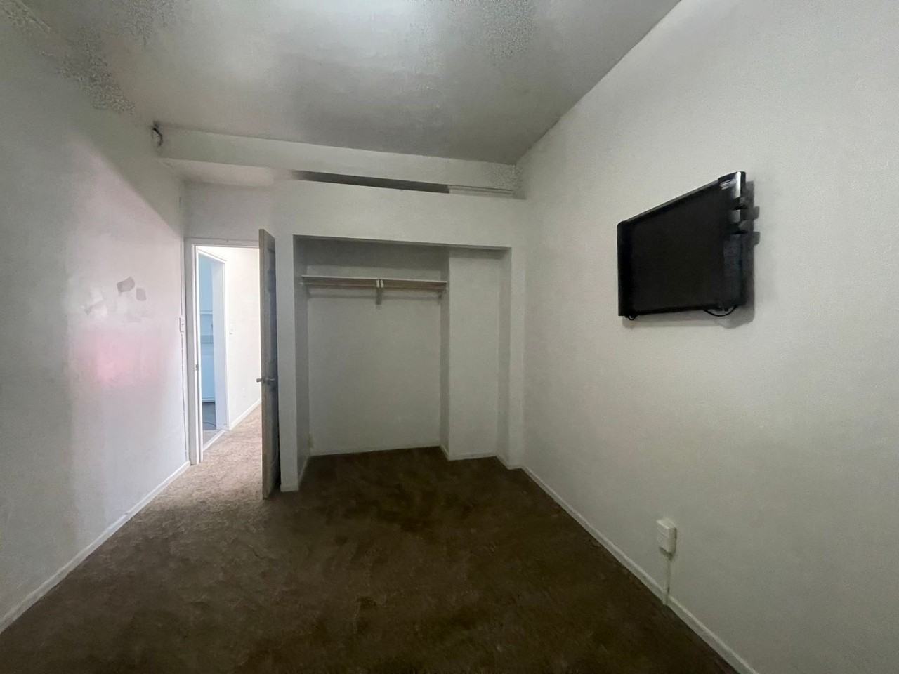 665 Brougher Ave - Photo 6 of 8