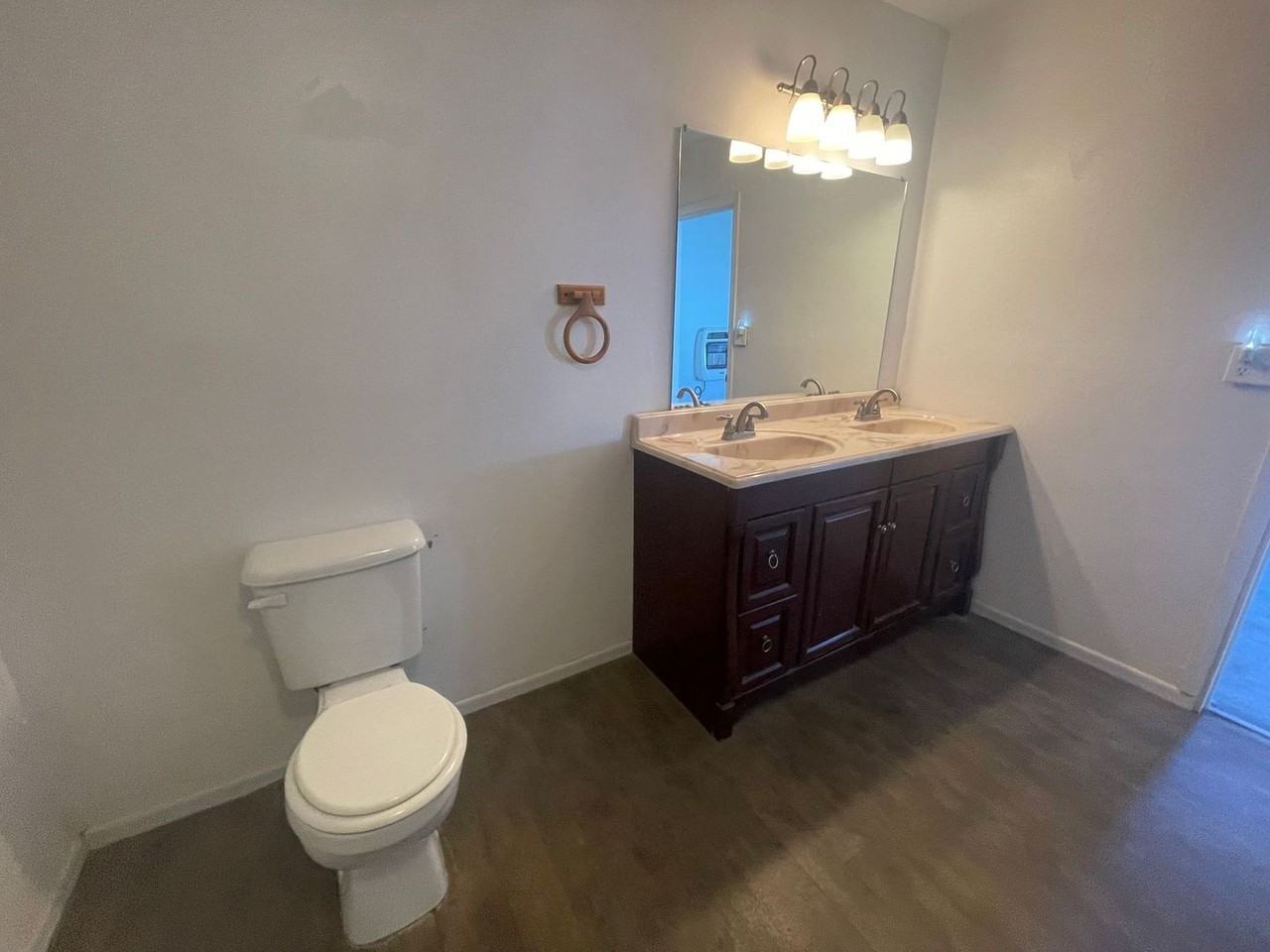 665 Brougher Ave - Photo 7 of 8