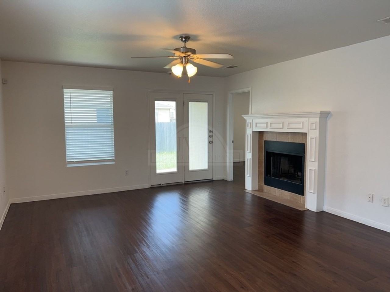 3304 Catalina Dr - Photo 3 of 19
