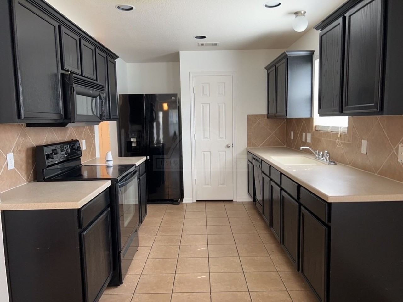 3304 Catalina Dr - Photo 7 of 19