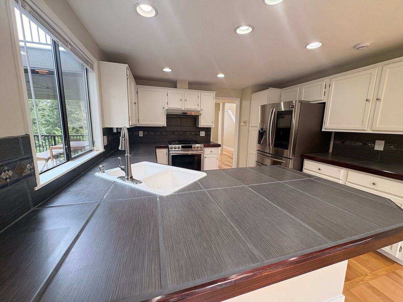 7029 119th Pl Se - Photo 4 of 29