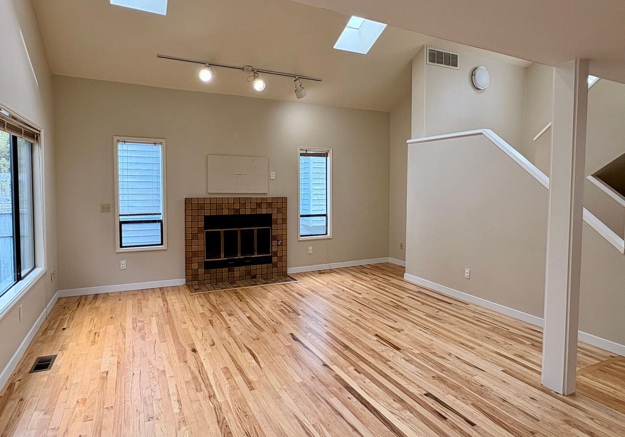 7029 119th Pl Se - Photo 7 of 29