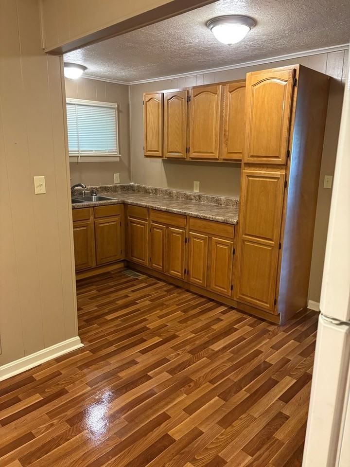118 Bruce Cir - Photo 3 of 11