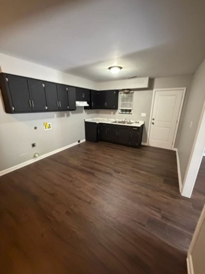 1629 S Lauderdale St - Photo 2 of 11