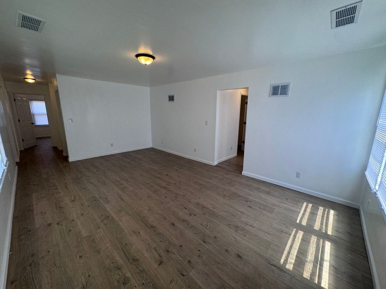 2230 Monroe St - Photo 4 of 24
