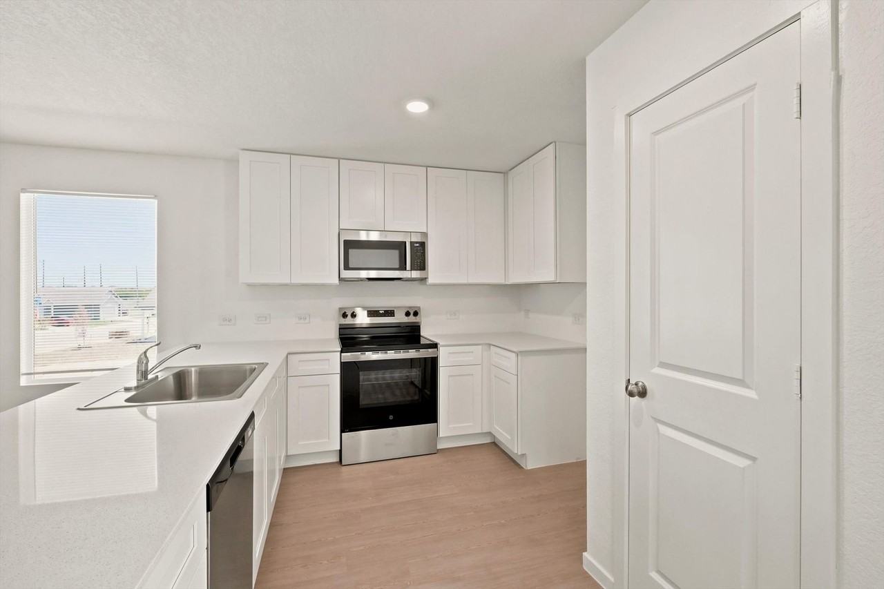 3642 Georgia Trce - Photo 6 of 26