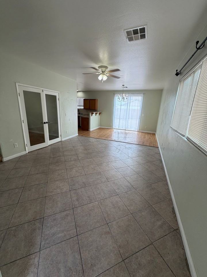 3814 Kit Fox St - Photo 3 of 40