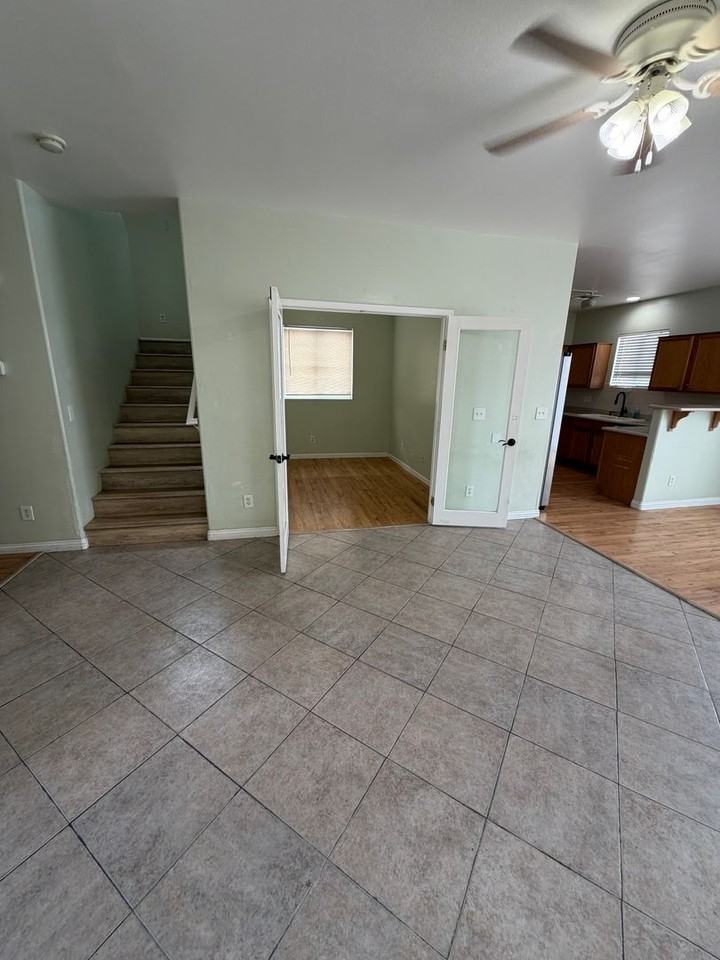 3814 Kit Fox St - Photo 4 of 40