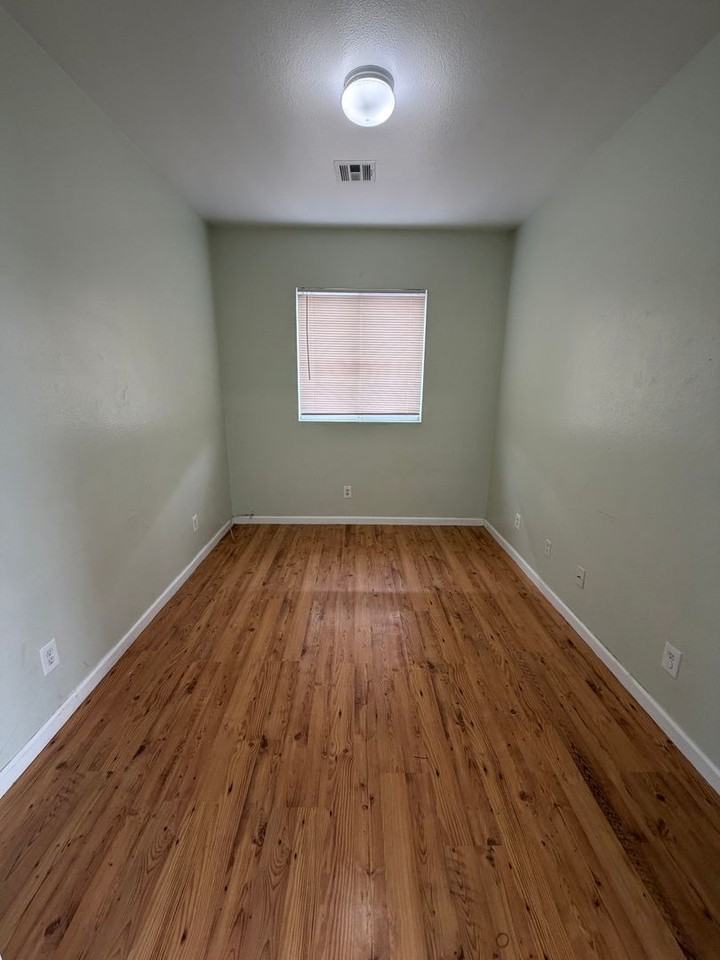 3814 Kit Fox St - Photo 5 of 40