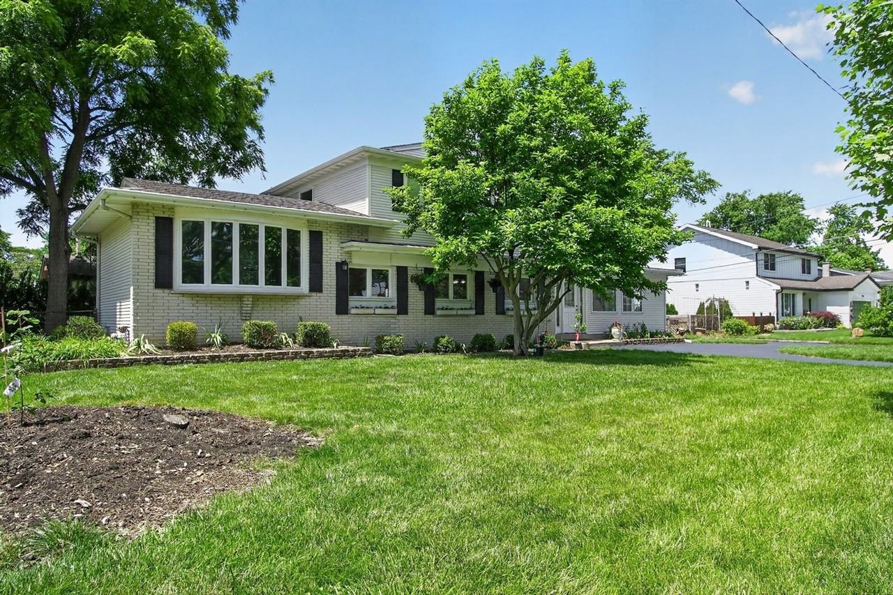 1702 N Beech Rd - Photo 3 of 50