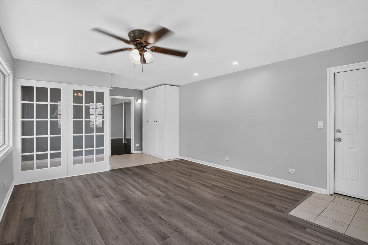 1702 N Beech Rd - Photo 7 of 50