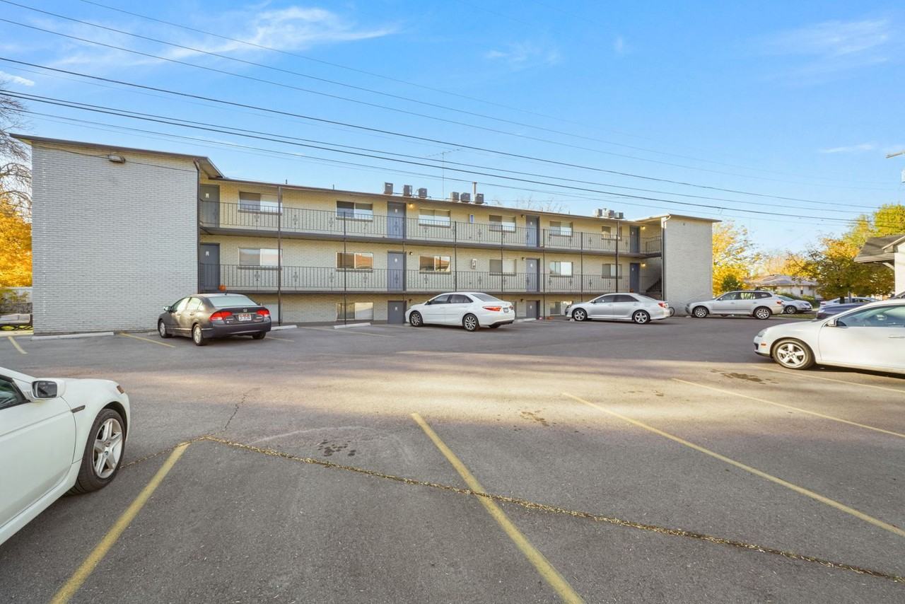 East Pointe Apartments - Photo 4 of 24