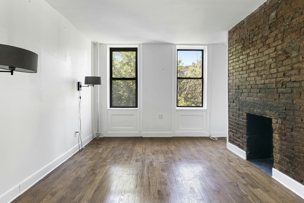 504 E 6th St #5 - Photo 3 of 5